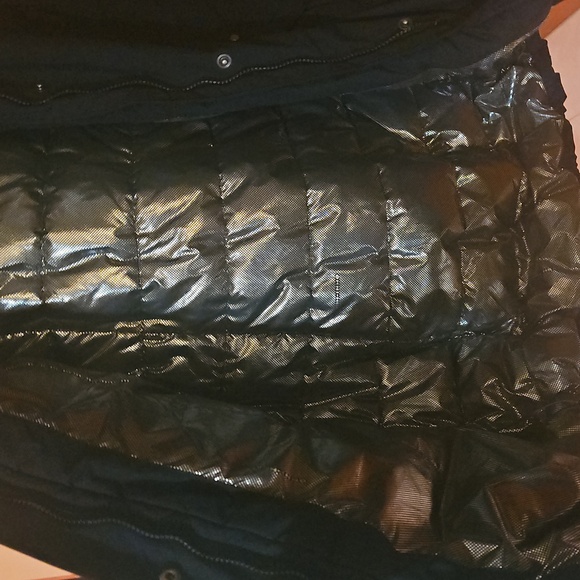 Columbia Black Parka with Fur Trim - Picture 7 of 7